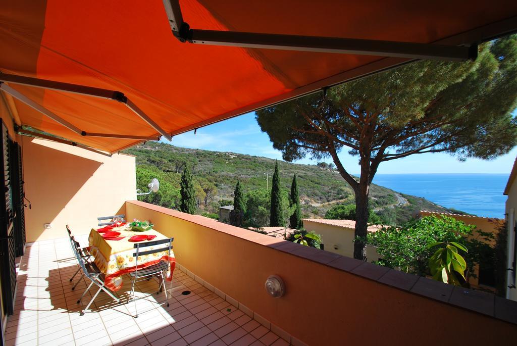 Grotta Azzurra Apartment - Cavoli - Terrazza Vista Mare, Clima E Parcheggio San Piero in Campo  Extérieur photo
